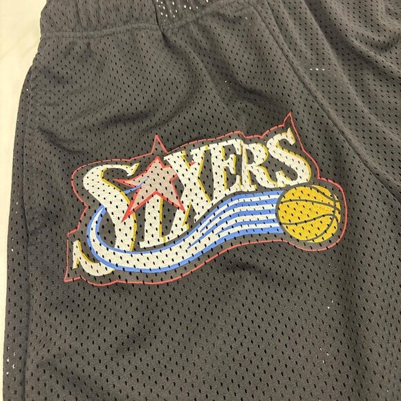 Eric Emanuel EE 76ers Shorts Mens M Philadelphia Black and Red AUTHENTIC - Picture 2 of 8